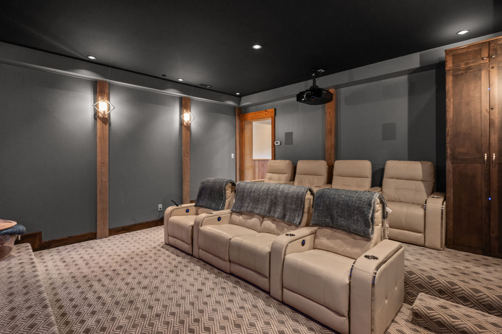 Movie Theatre - 6 Recliners, 1 Loveseat Recliner