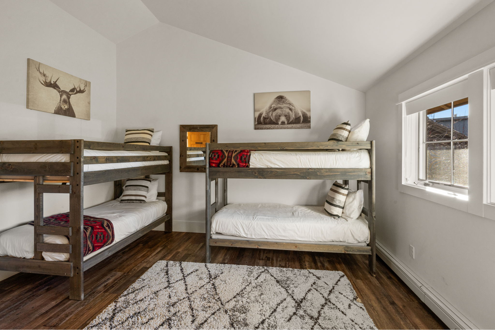 Upstairs Right Bunk Bedroom (twin/twin, twin/twin)