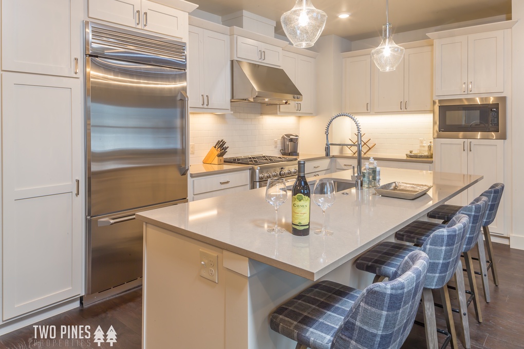 Kitchen with Island Seating for 4