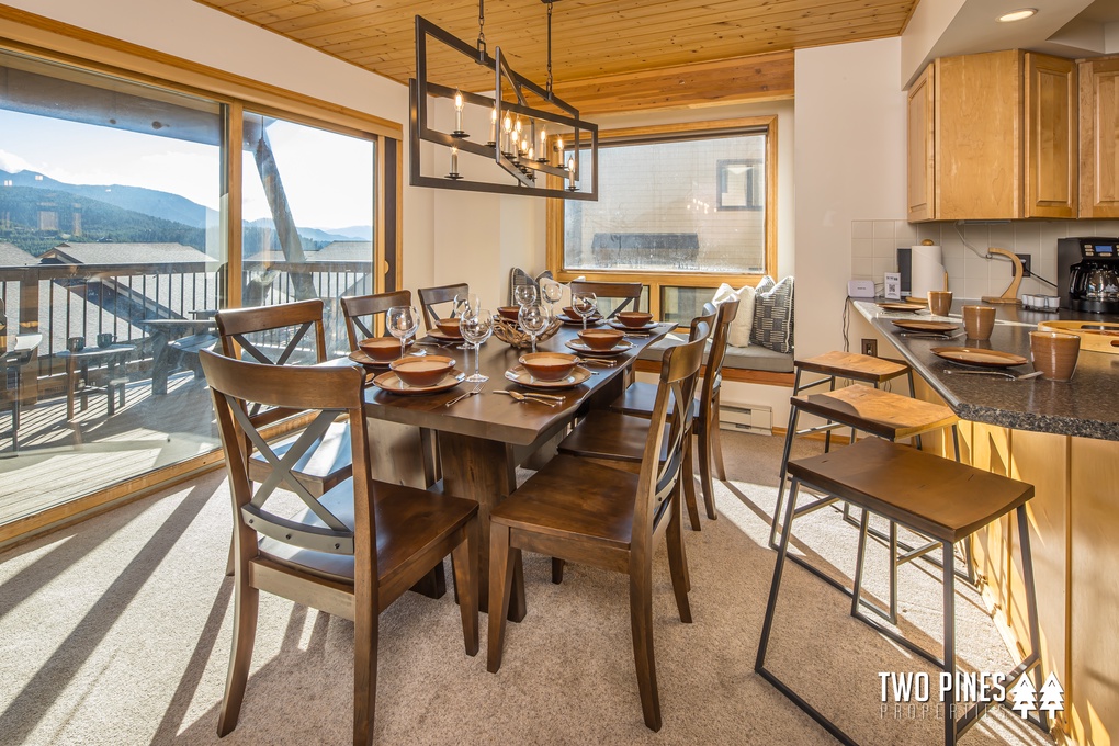 Dining Area with Seating for 8