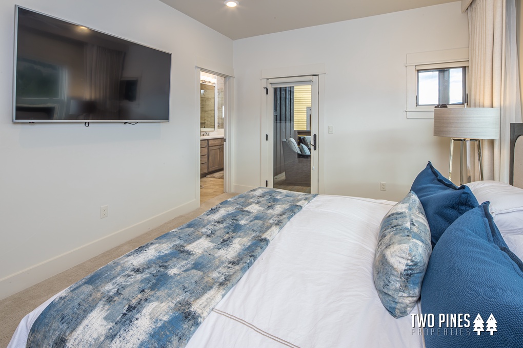 Guest Bedroom with Queen Bed