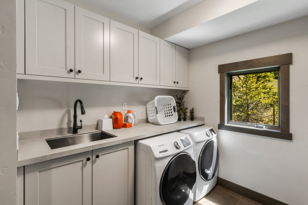 Laundry Room (main floor)
