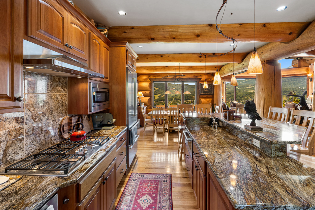Large Modern Kitchen