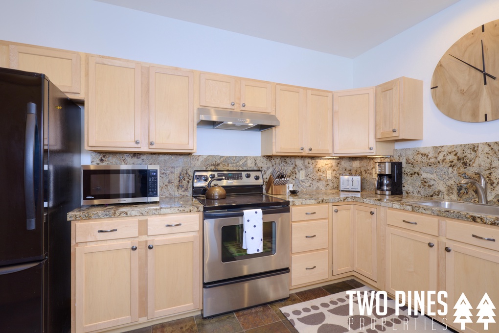 Bright and Spacious Kitchen