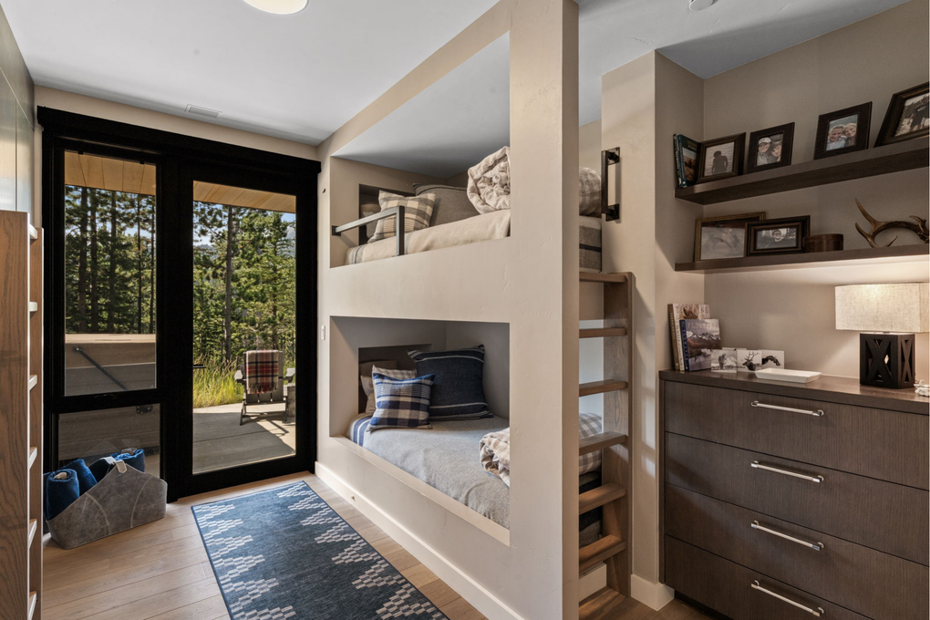 Bunk Room w. Hot Tub Access