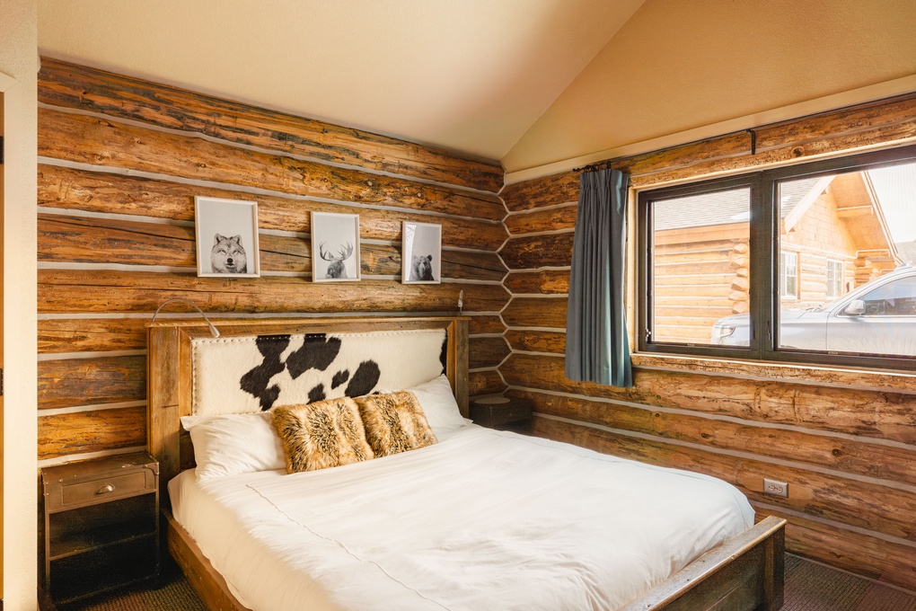 Primary Bedroom: King Bed and En Suite Full Bathroom