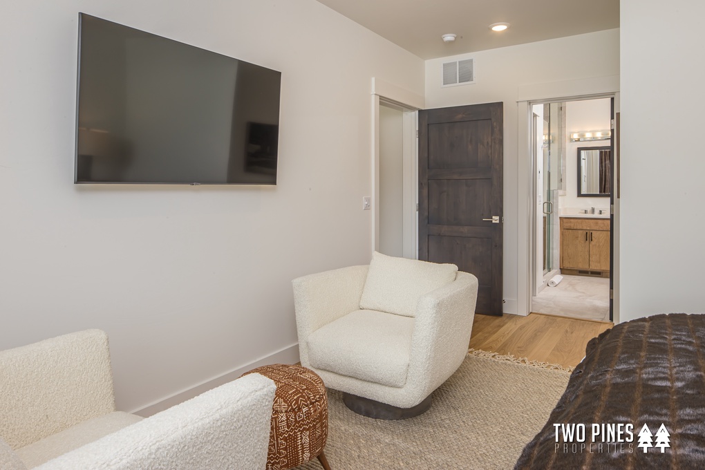 Upper Level Guest Room with King Bed