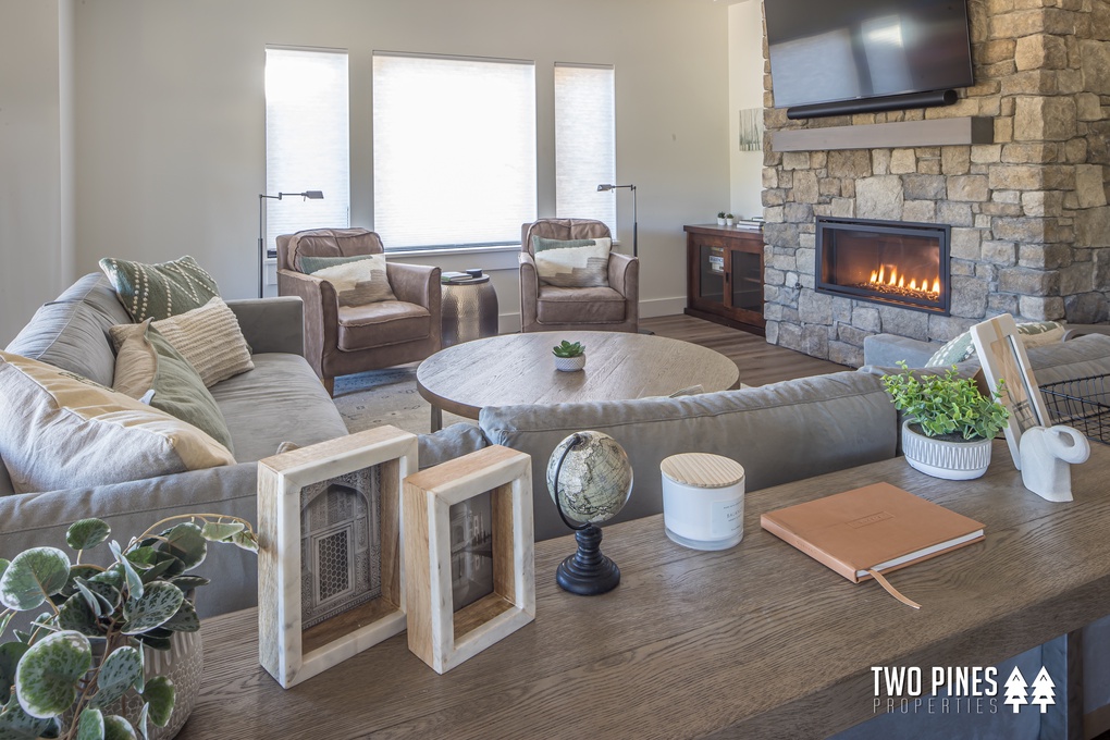 Living room with Fireplace