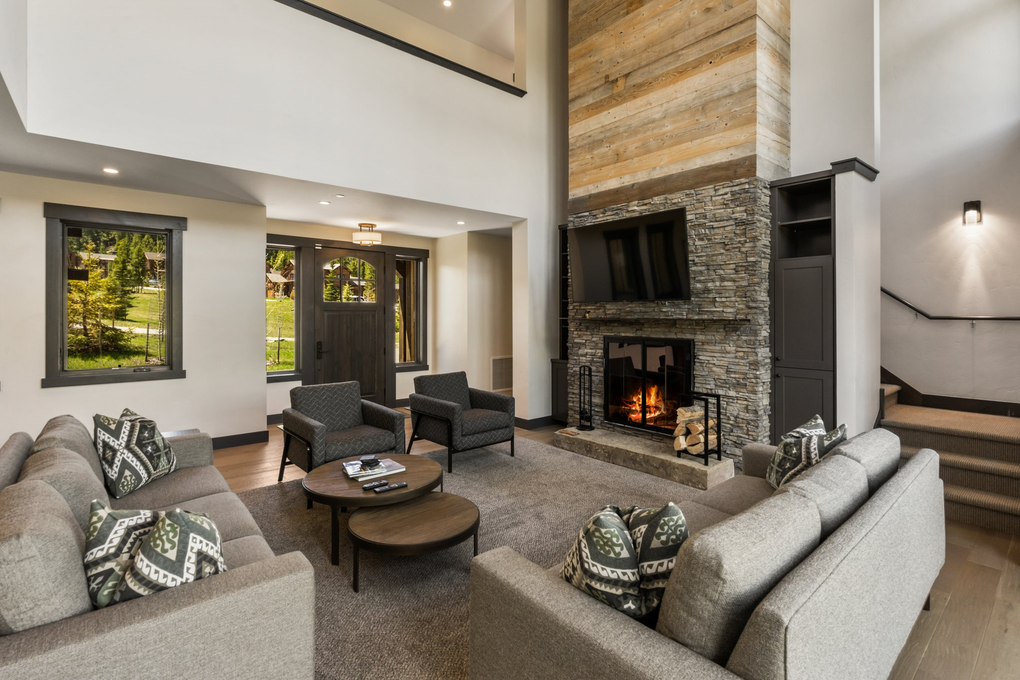 Living Room (main floor)