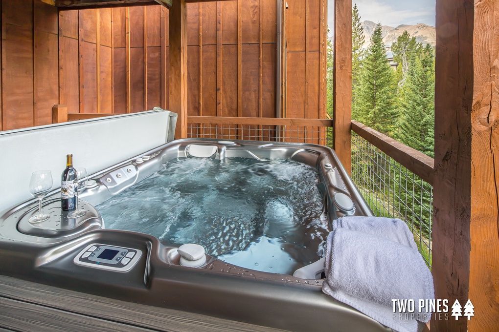 Private Hot Tub with Amazing Views