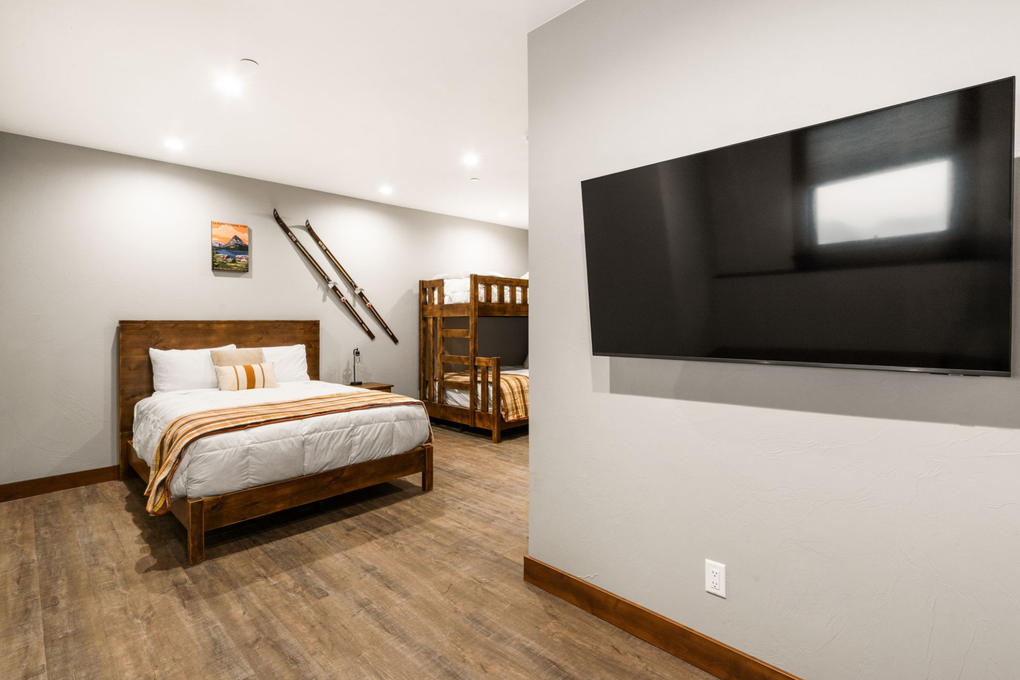 Guest Bedroom 1 (main floor) Queen Bed, Twin/Queen Bunk