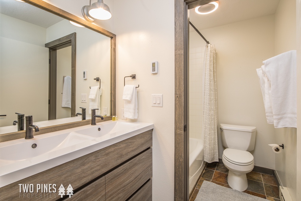 Double Vanity and Tub/Shower Combo