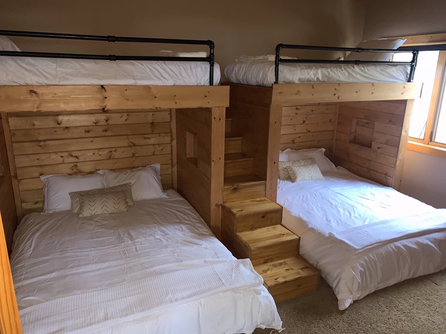 Upper Level Bunkroom with 2 Twin over Queen Bunks