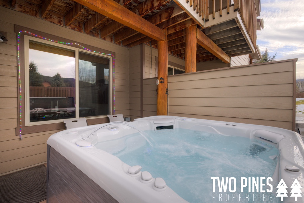 Private Hot Tub Accessed from the Ground Level