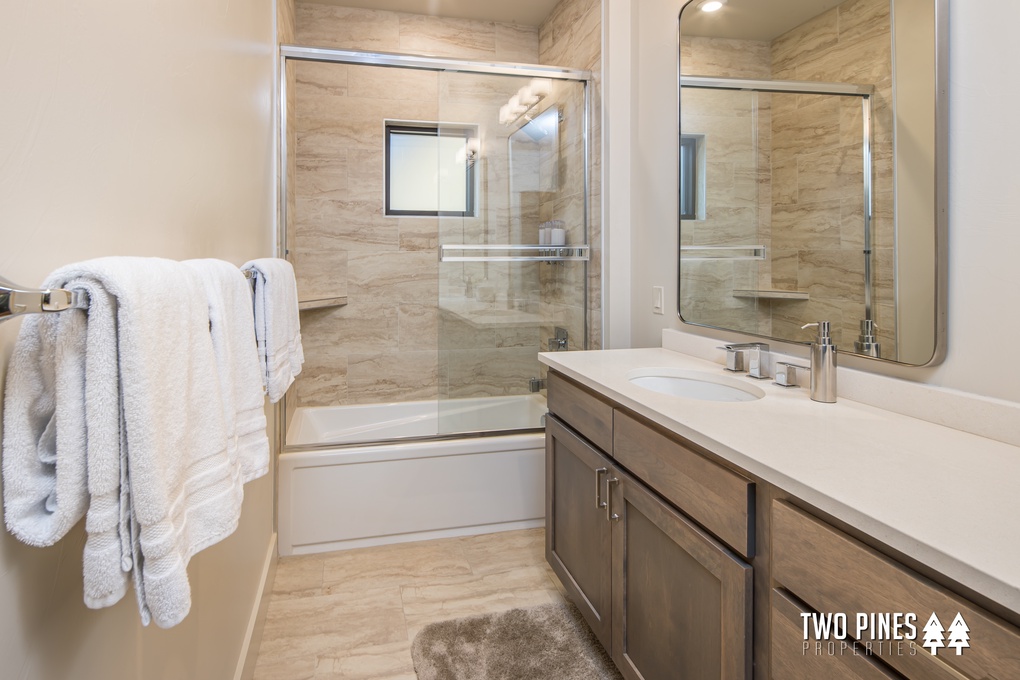 Bunk Room Ensuite Bathroom