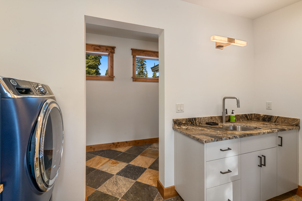Laundry Room (main floor)
