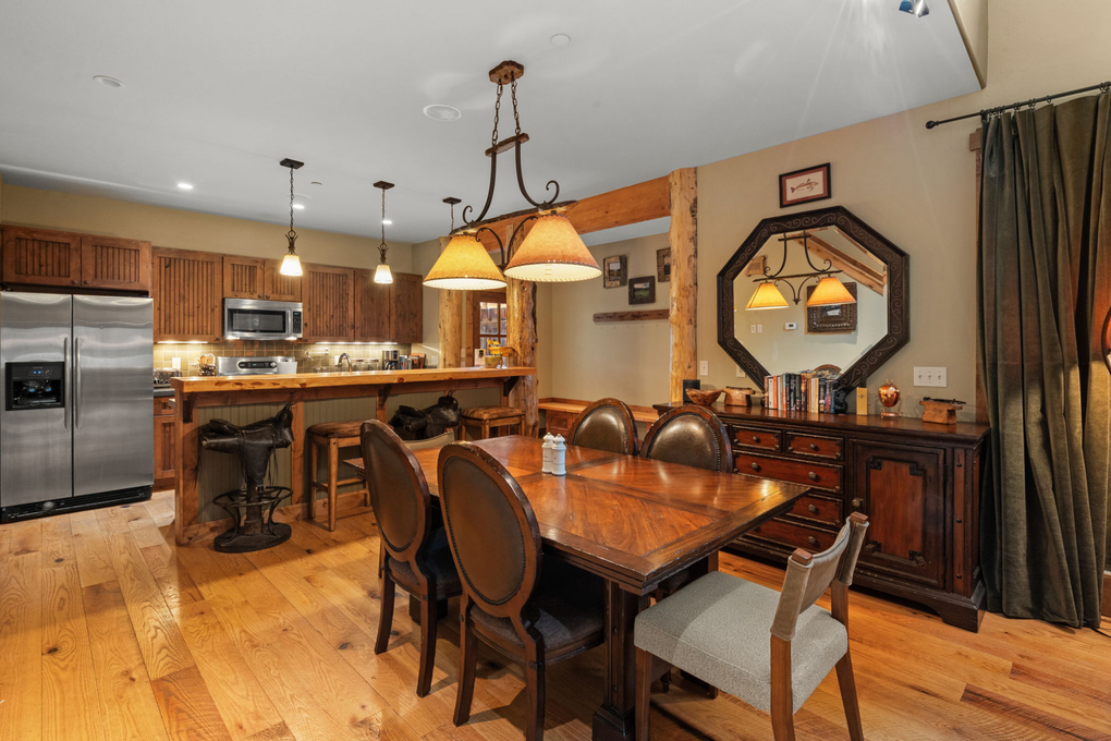 Dining Room, Seating for 6