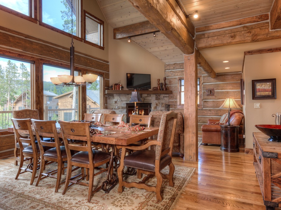Spacious Dining Room