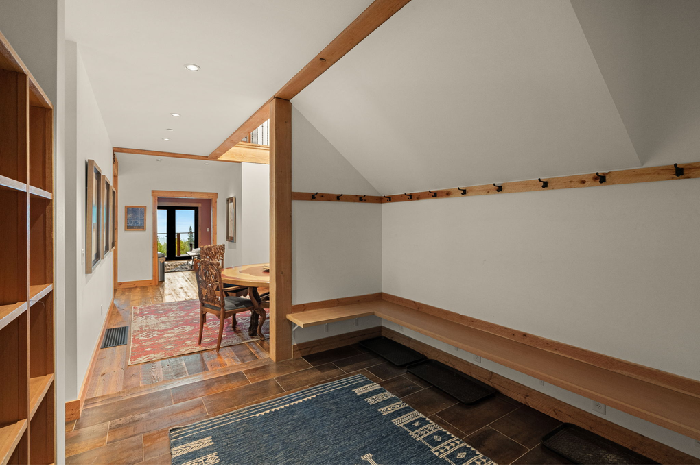 Mudroom - Garage Entryway