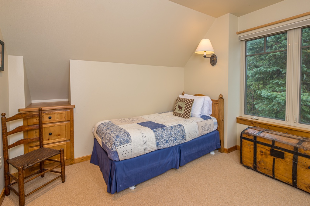 Second Level Bedroom with Twin Beds