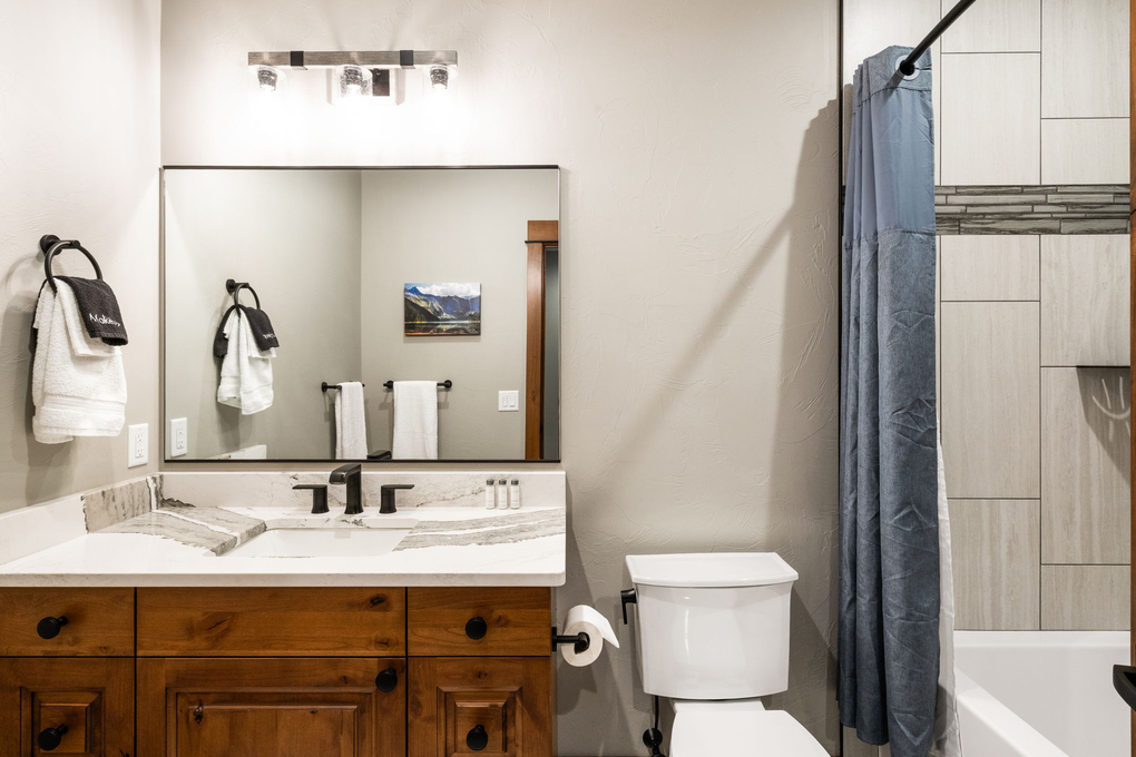 Full Bathroom (main floor)