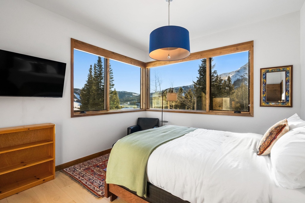 Downstairs Guest Room 2