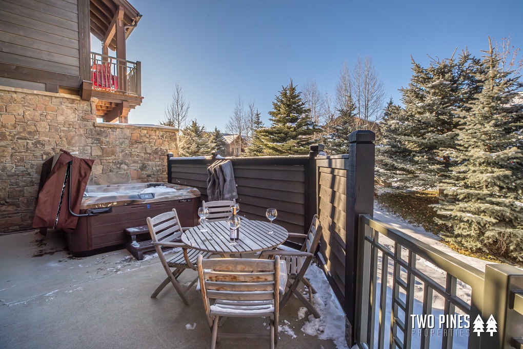 Private Hot Tub and Seating Area- Seats 4