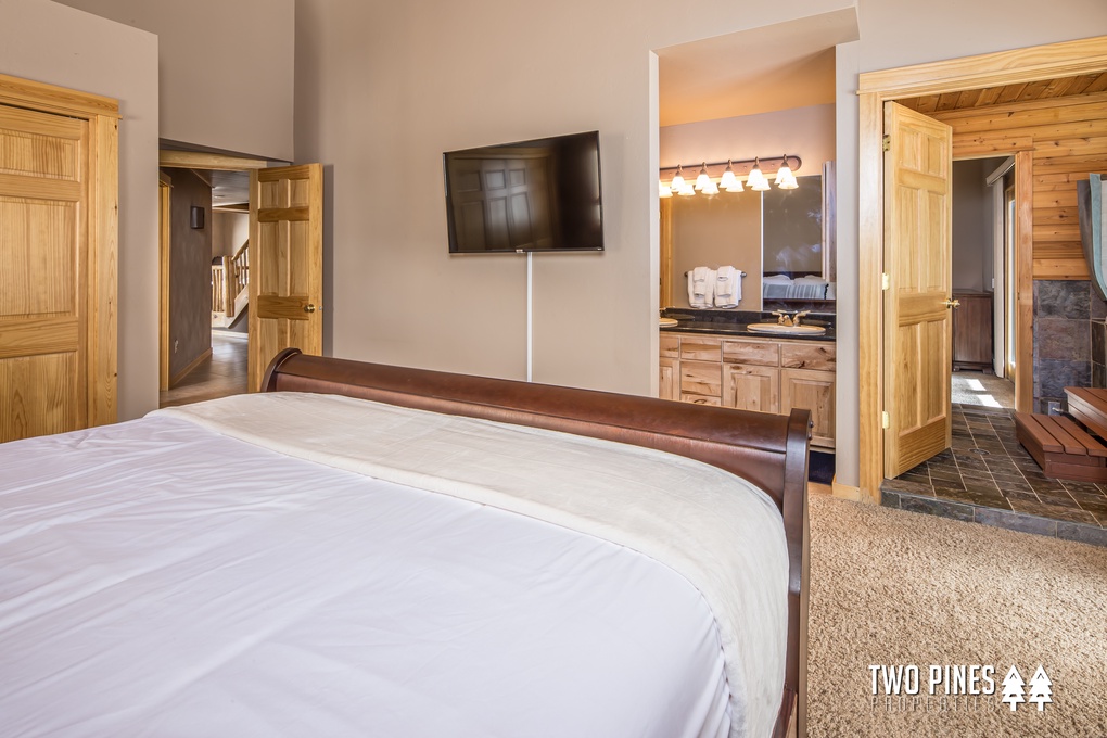 2nd King Bedroom with En-Suite Bathroom