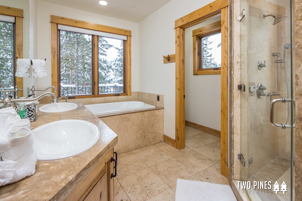 Bathtub in primary bath