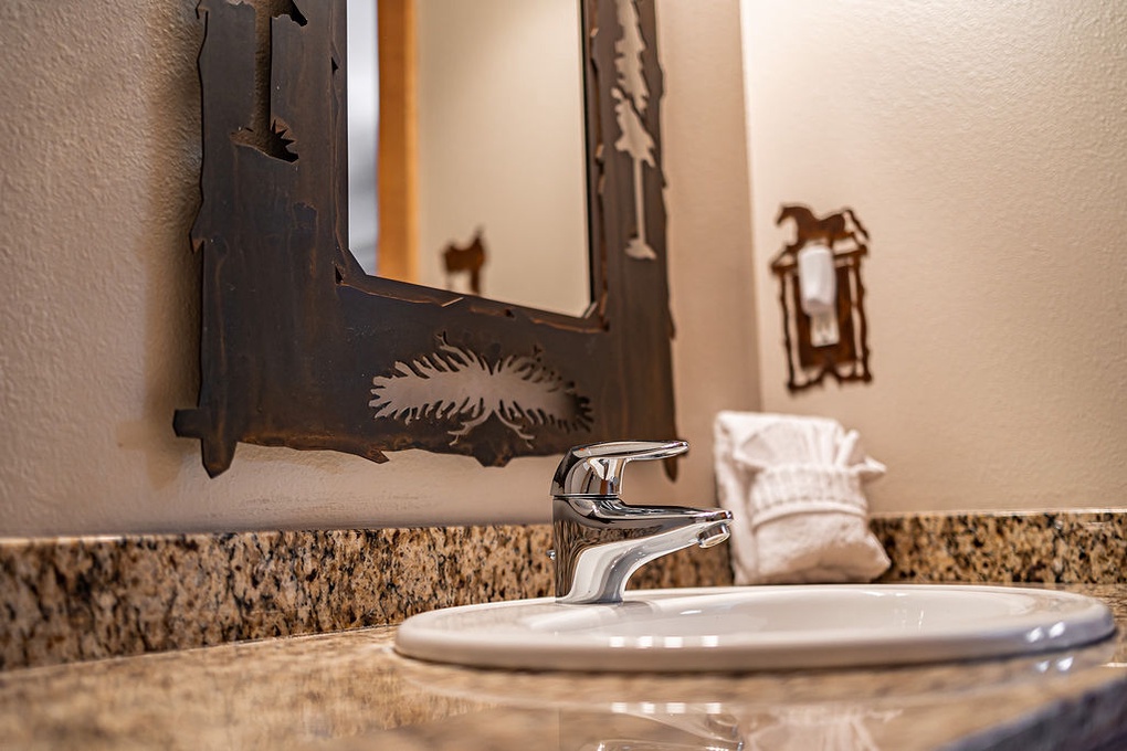 Guest en Suite with Walk-in Shower
