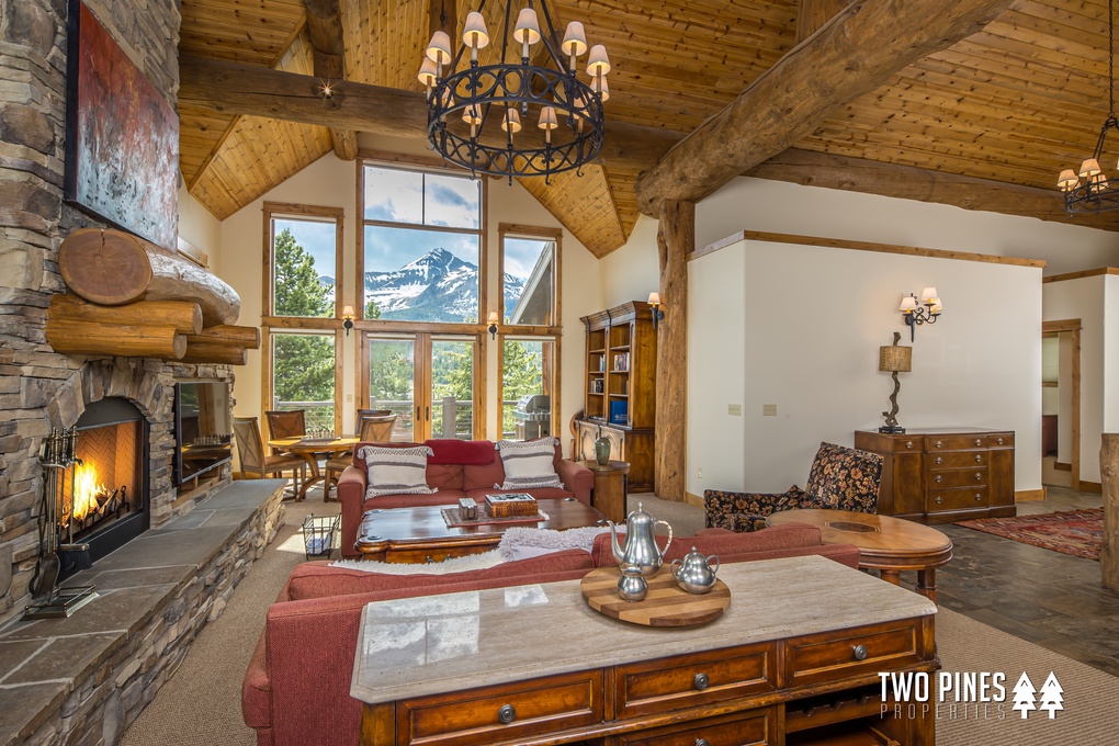 Great Room with Extra Dining Area for 4 (10 when added to main table)