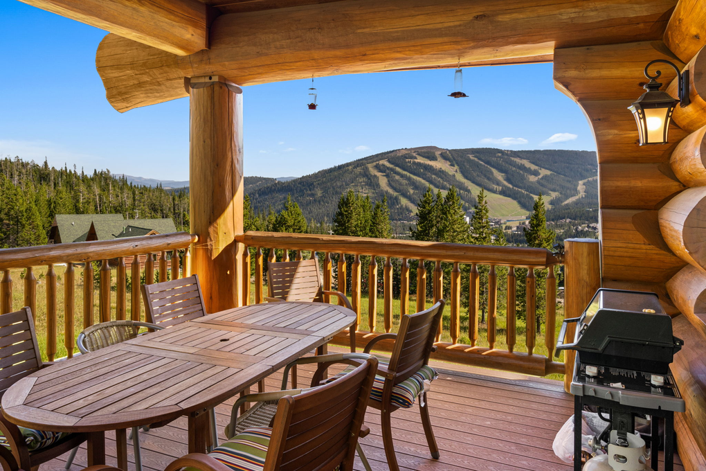 Private Deck from Kitchen w Grill