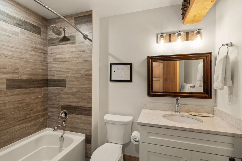 Shared Full Bath (In-Law Suite)