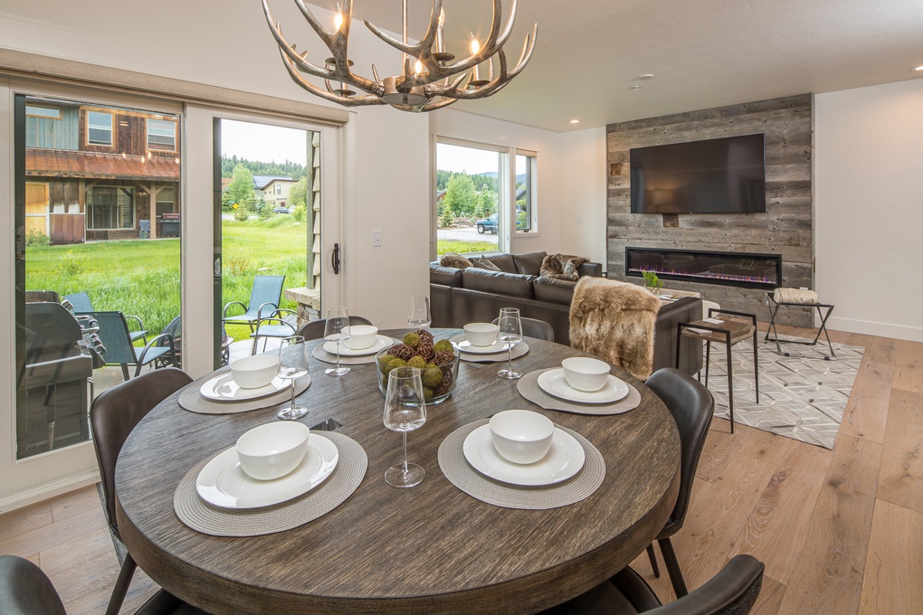Living & Dining Area