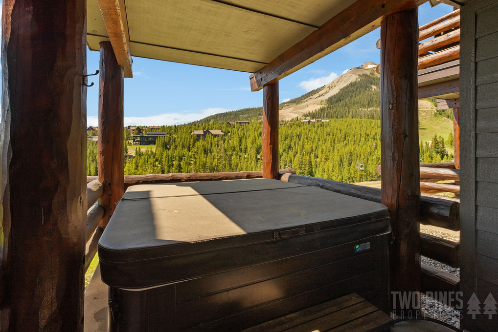 Private Patio w/ Hot Tub