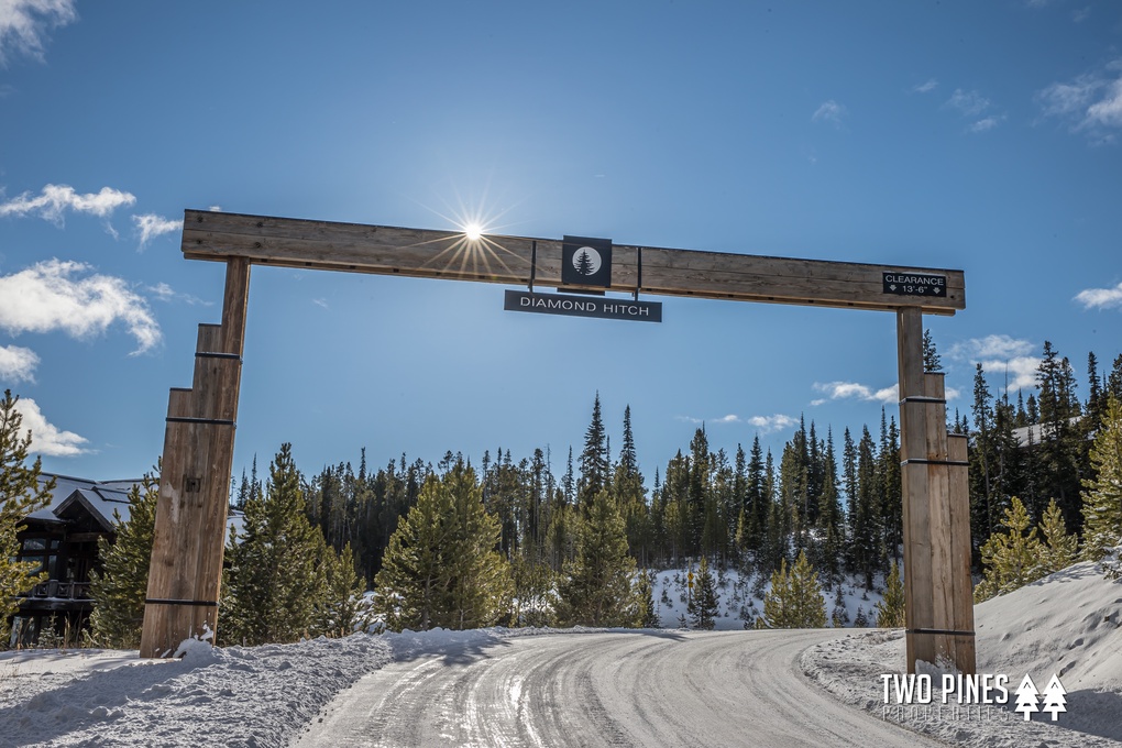 Diamond Hitch Entry Way