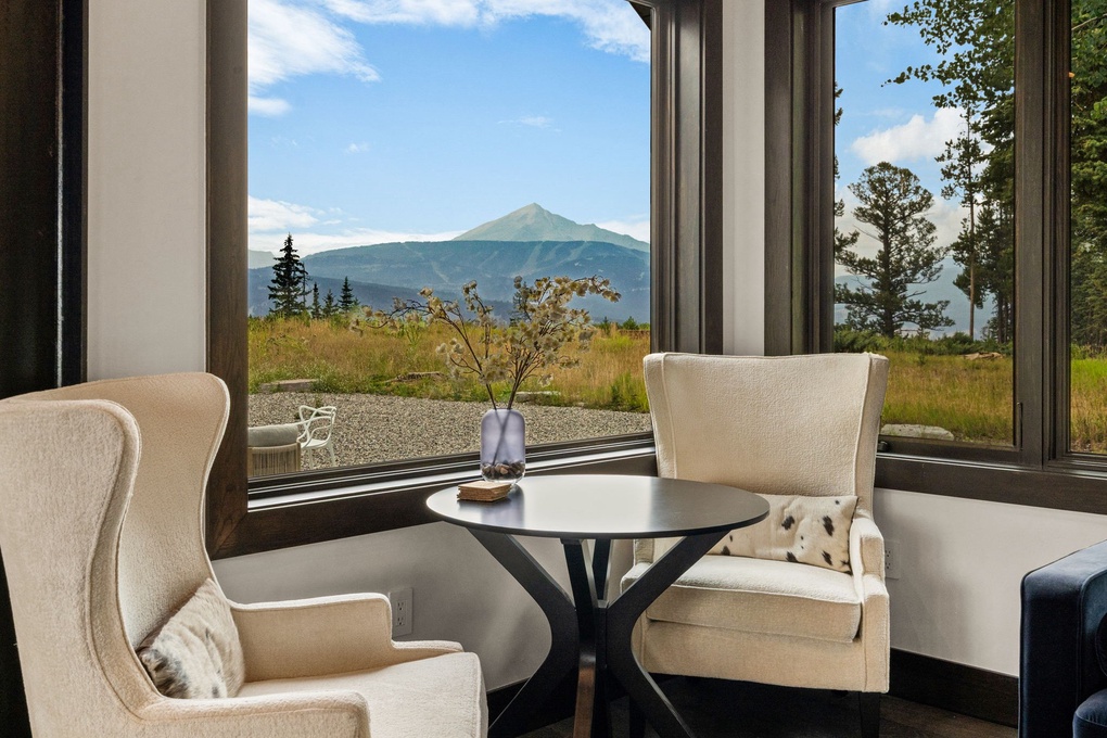 Additional Seating Area in Living Area