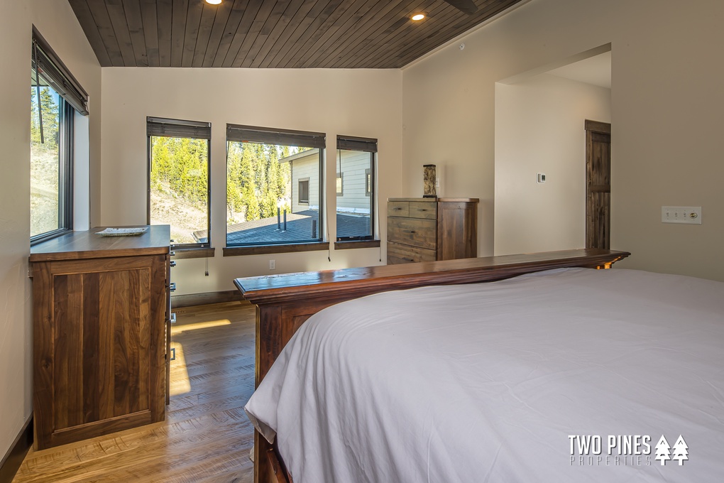 King Bedroom 1 with En Suite
