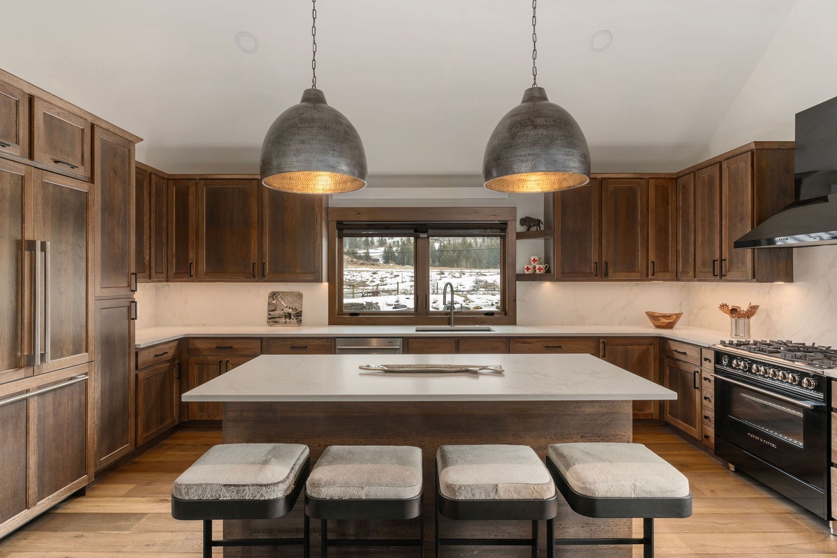 The Cottonwoods — Kitchen / Dining