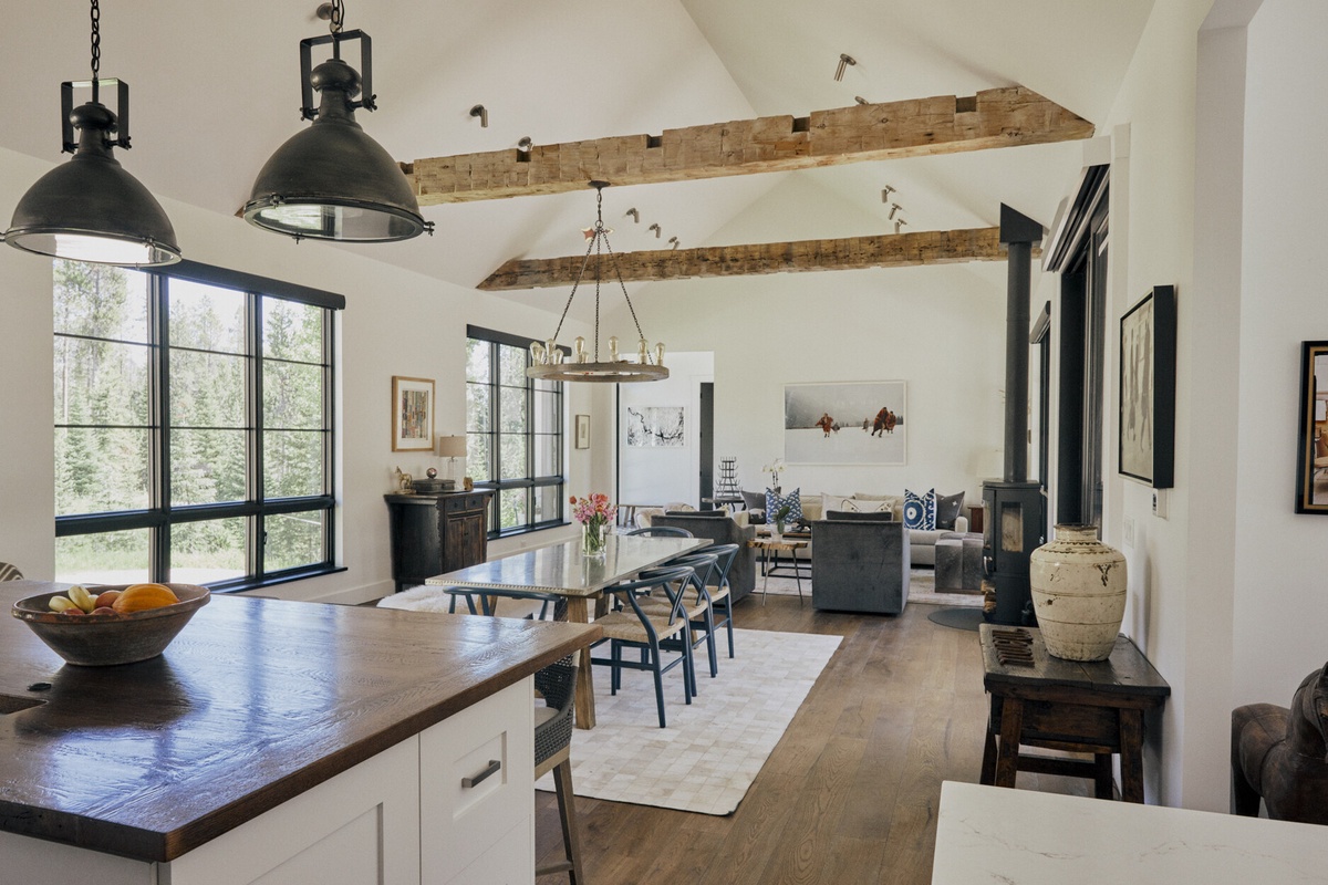 Mount Haven — Kitchen / Dining