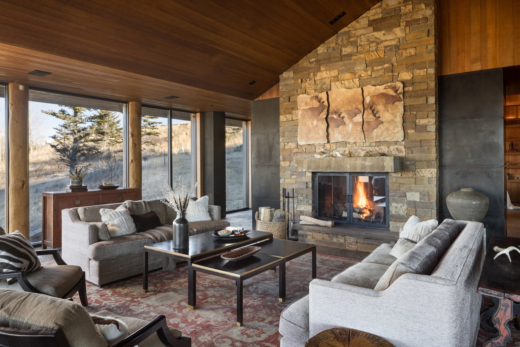 Pataheya — Living Room