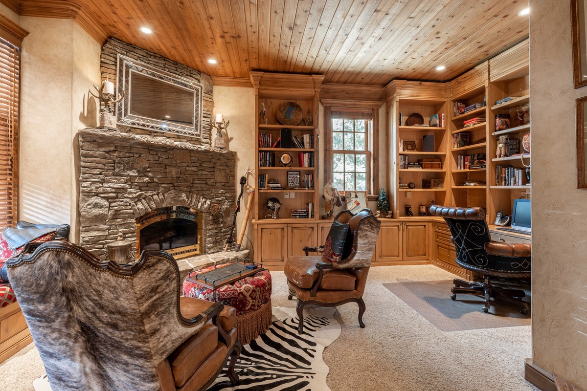 Shoshone Lodge — Office