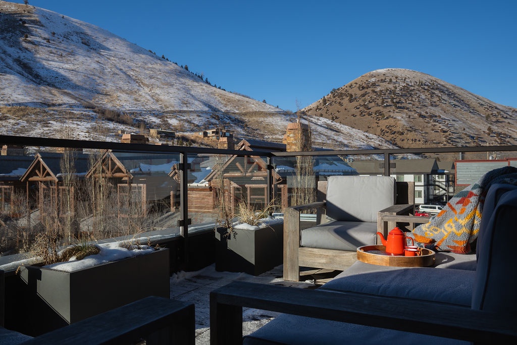 Glenwood 12 — Rooftop Deck