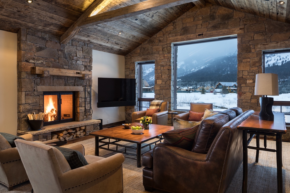 Mountain Vista — Living / TV Area