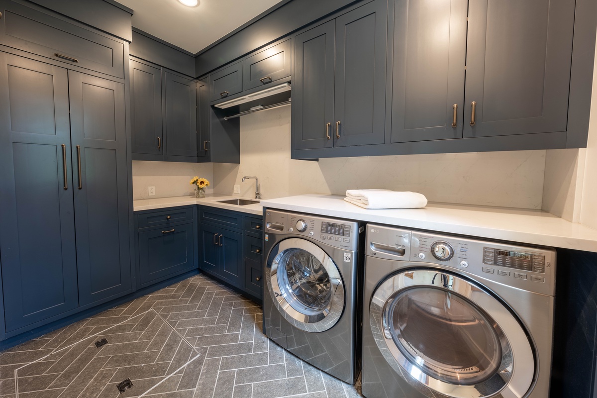 Fish Creek Retreat — Laundry / Mudroom