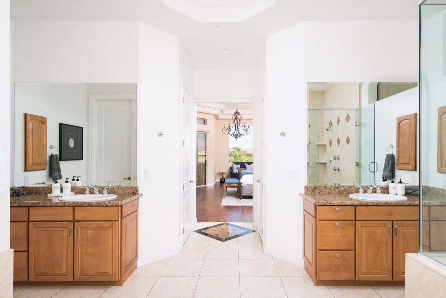 Dual sinks and vanities