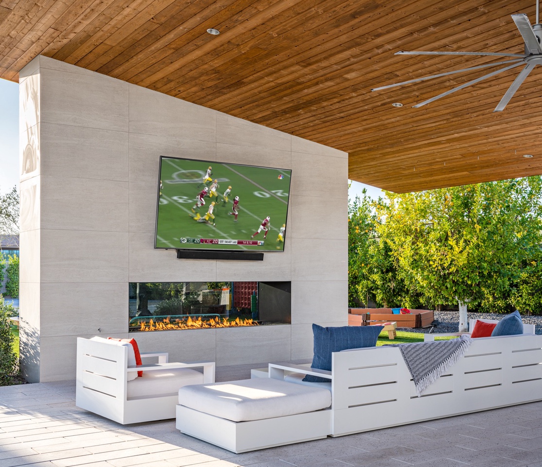 Outdoor TV under the cabana - fireplace seating