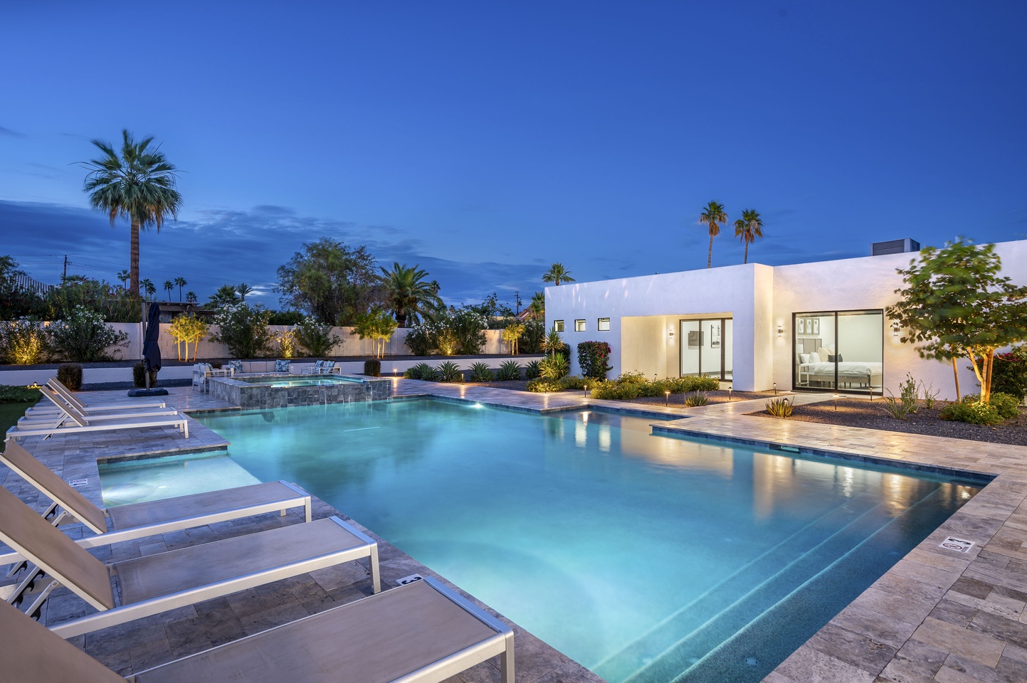 Scottsdale Jetsetter - Modern Desert Luxury
