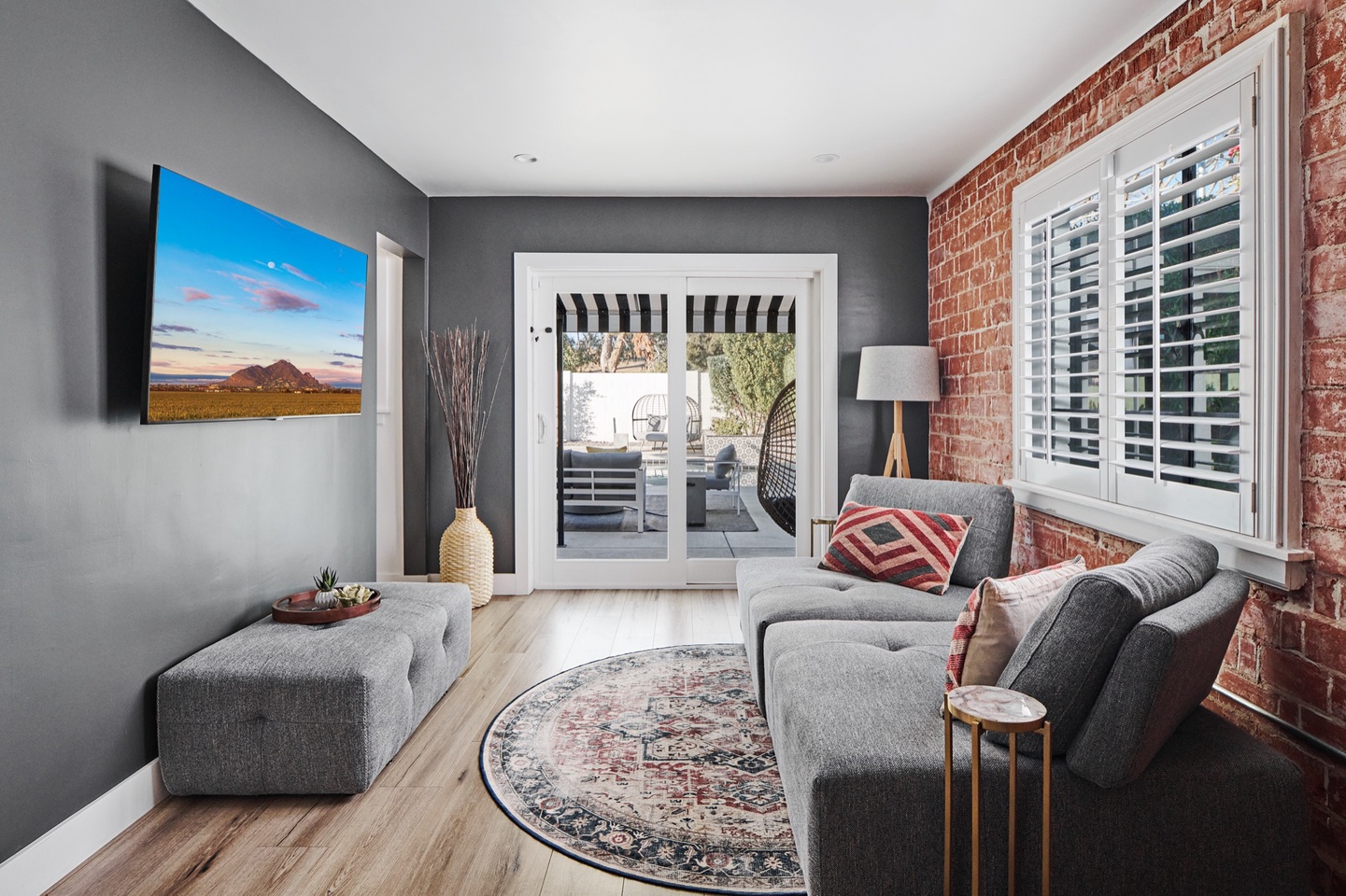 Master bedroom sitting area with access to backayrd