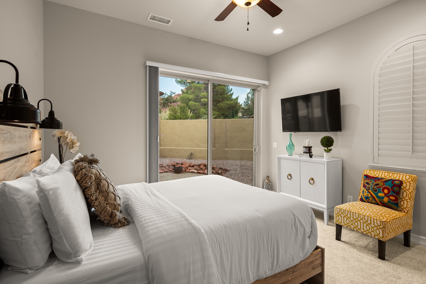 JL_5CougarDr-interiors-Bedrooms-08